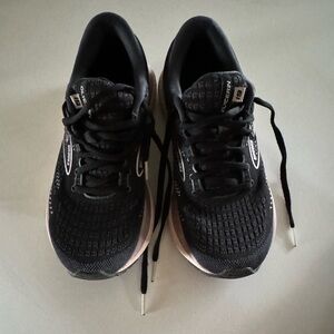 Brooks Glycerin 19. Size 9 Great condition!!